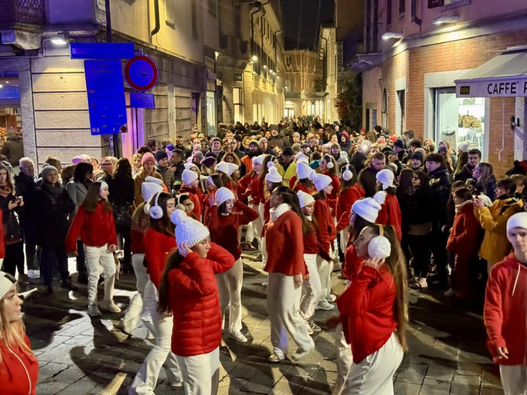 Accensione, Natale a Cantù