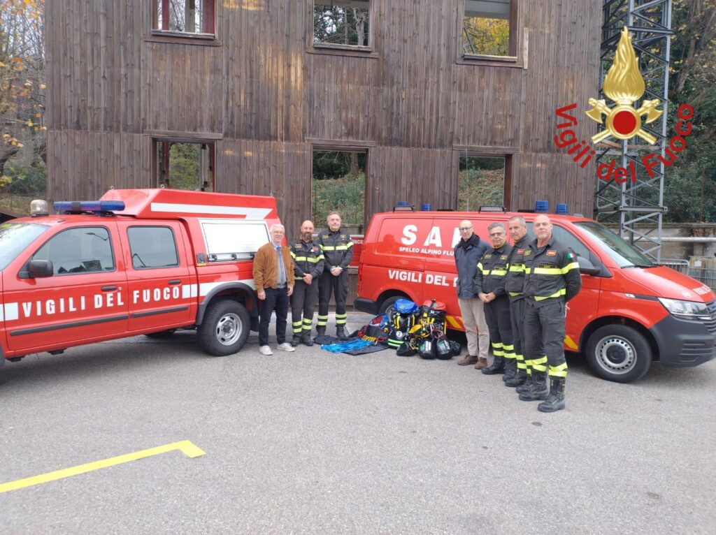 La donazione della ditta Salice ai Vigili del Fuoco