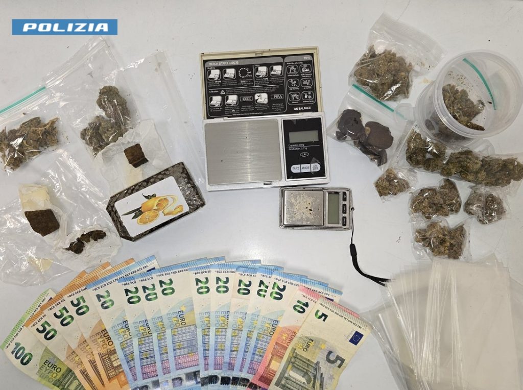 Droga sequestrata dalla volante