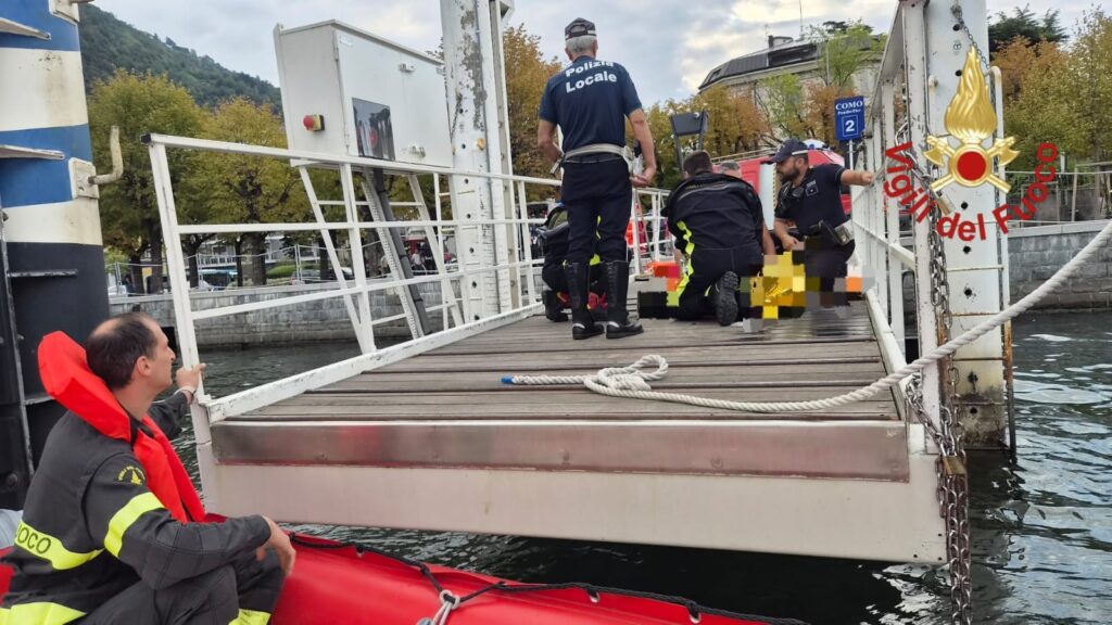 Foto Vigili del Fuoco pontile