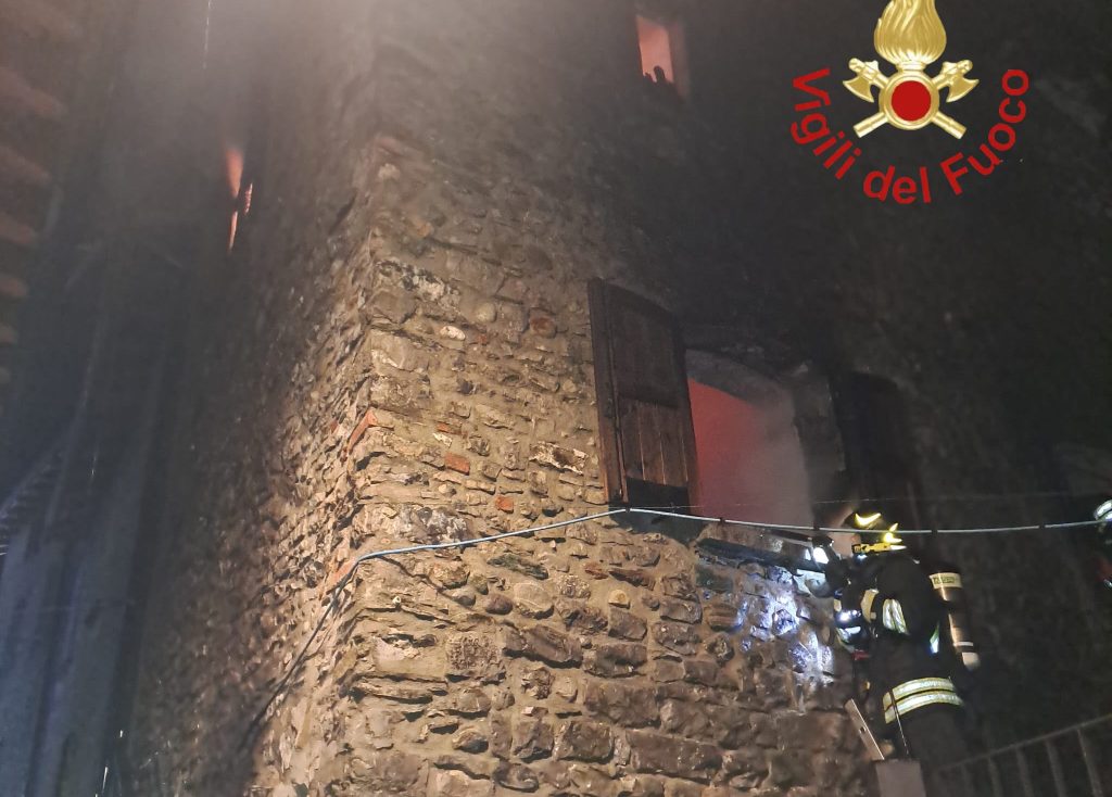 Maxi incendio a Bellagio